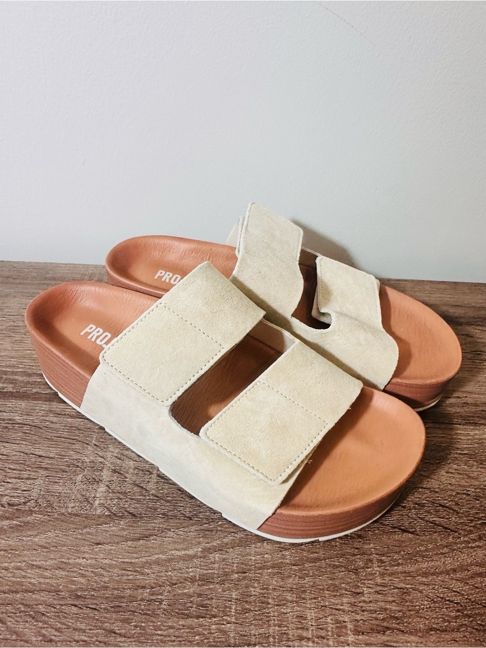 Project cloud, platform adjustable sandals